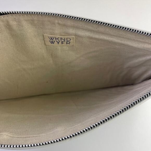 WKND WYFR Blue White Tapestry Boho Floral Clutch Oversized Zipper Top 14" x 7" - Picture 7 of 9